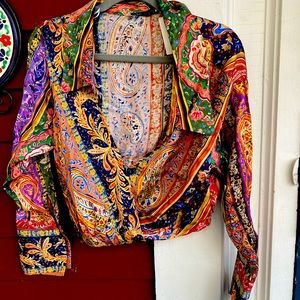 Colorful crop blouse. Long sleeves. Button sleeve. Crop top. Size S.